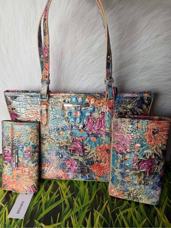 Brahmin Handbags - HTF 3 PIECE SET 🌼 BRAHMIN LASSO MED ASHER AND DAISY AND CORDELIA WALLET NWT FIRM